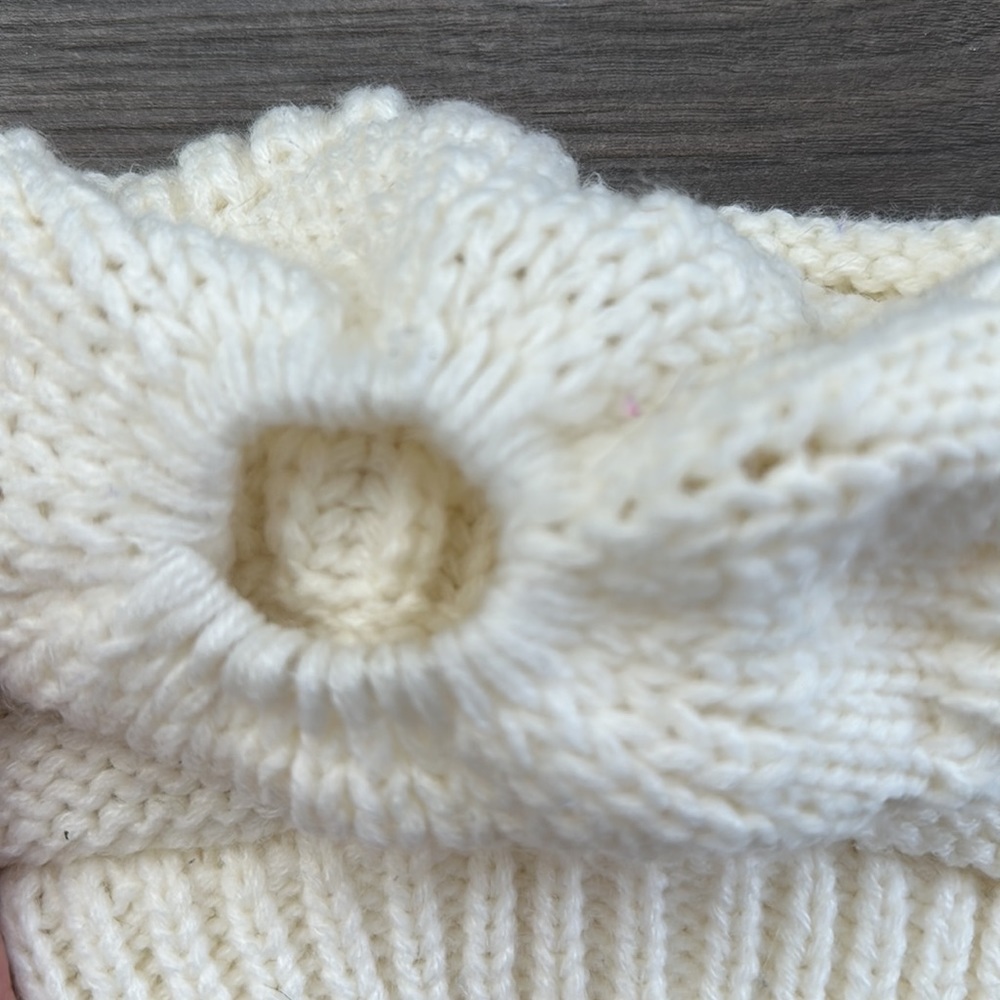 C.C Winter hat - Picture 3 of 4